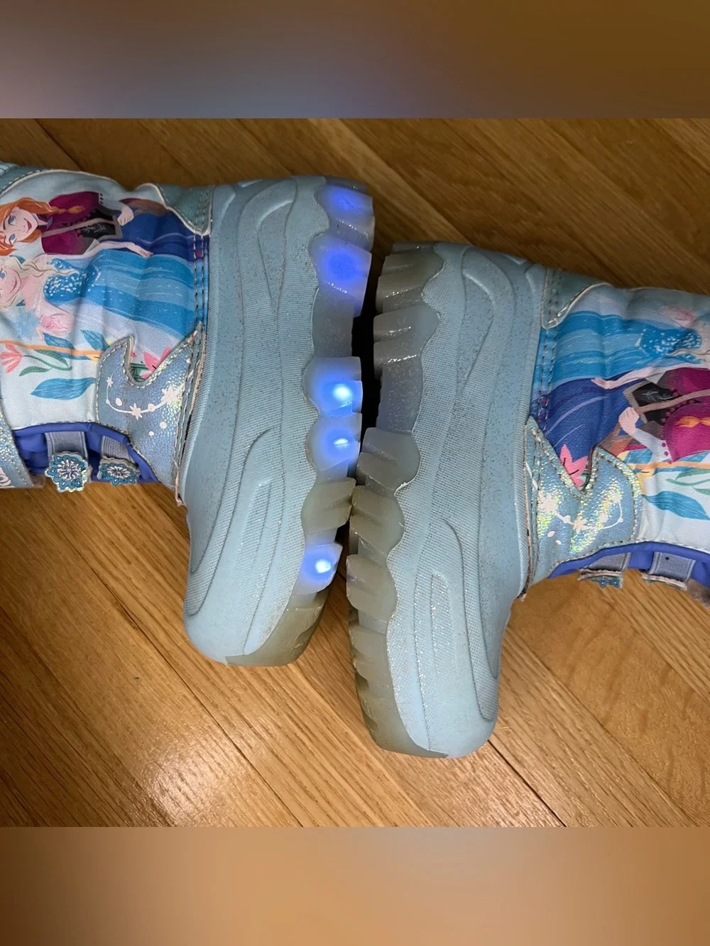 Frozen Snow Boots, Little Girl Size 11, Elsa, Anna, Light up, Blue, Hook & Loop